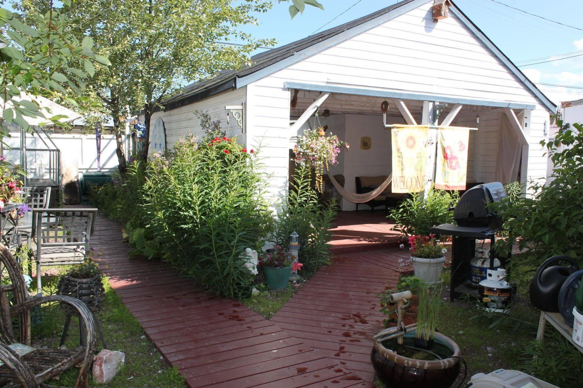 Casey'S Bed & Breakfast Whitehorse Esterno foto