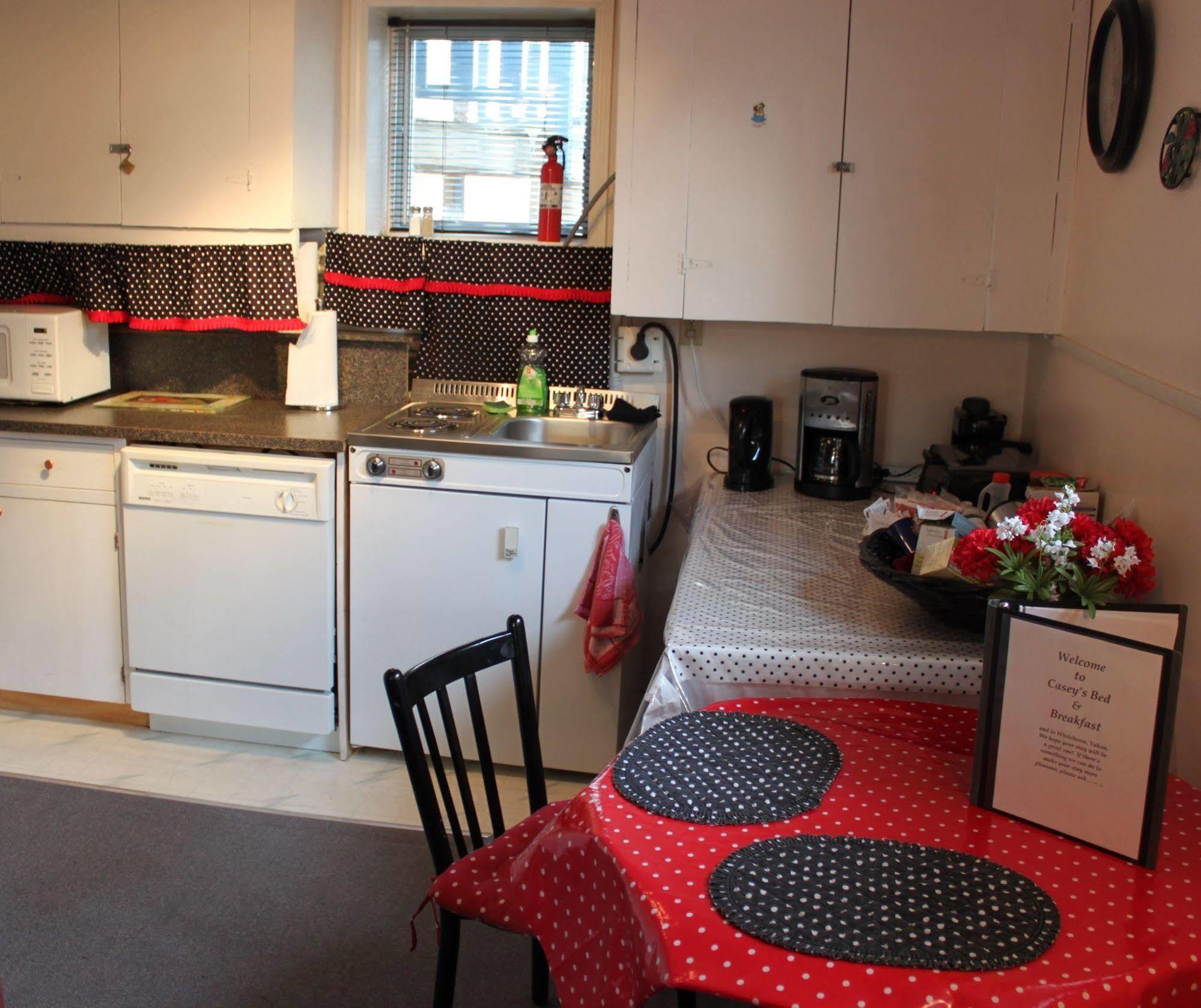 Casey'S Bed & Breakfast Whitehorse Esterno foto