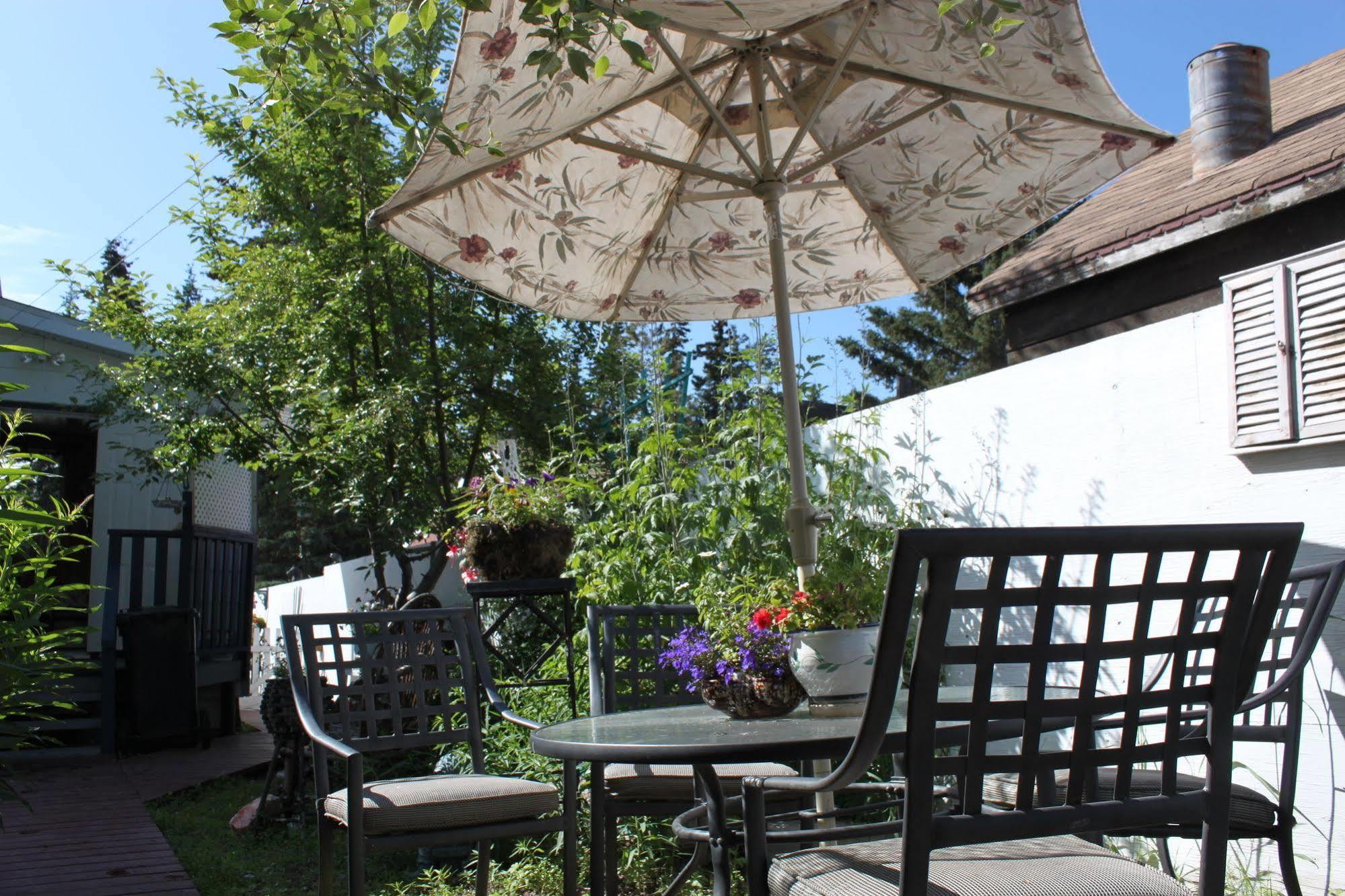Casey'S Bed & Breakfast Whitehorse Esterno foto