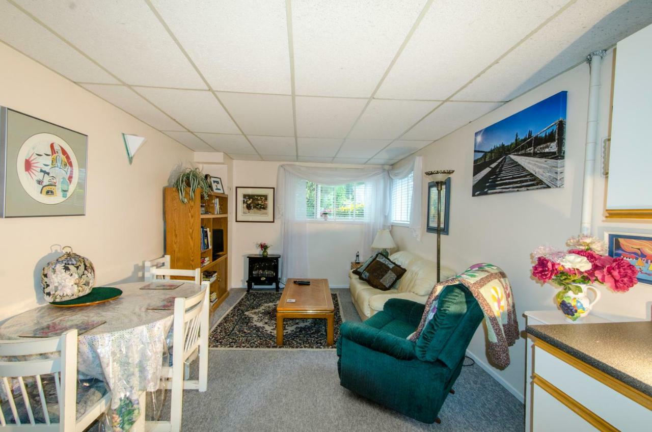Casey'S Bed & Breakfast Whitehorse Esterno foto